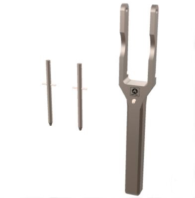 Horquilla metálica con dos pasadores pequeños al lado.